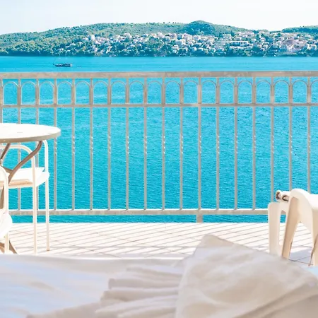 More * Trogir