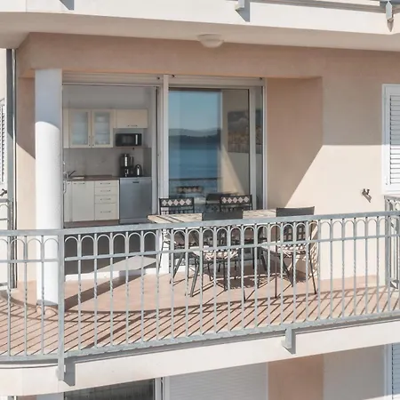 Appartement More