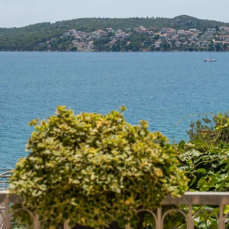 More * Trogir